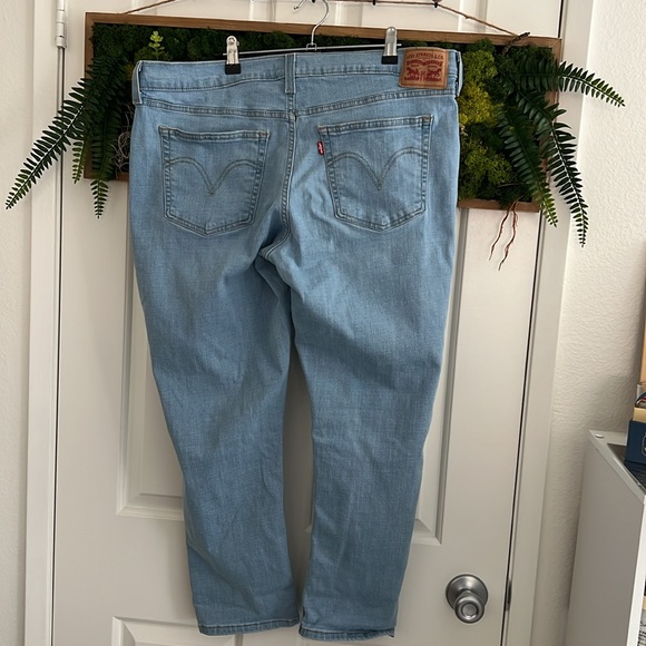 Levi Boyfriend Hypersoft Jeans - Picture 4 of 5